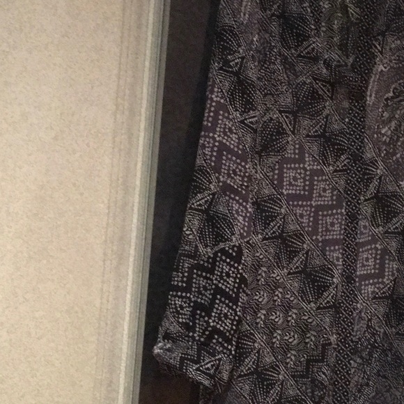 BCBG Maxazria women’s top - Picture 3 of 6